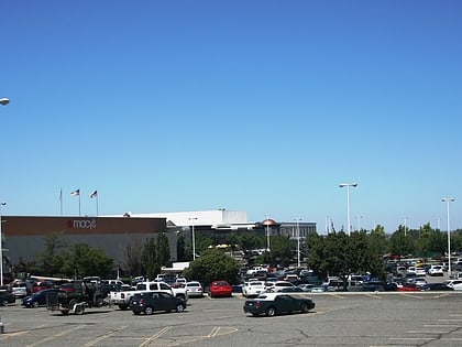 Columbia Center Mall