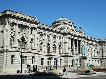 Milwaukee Public Library