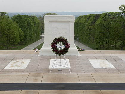 tomb of the unknown soldier arlington