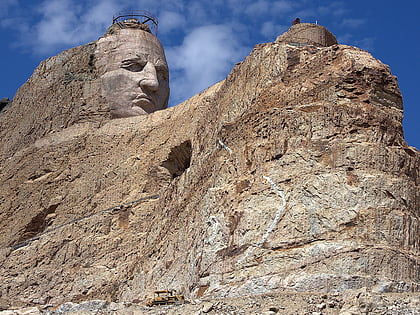 monumento a caballo loco custer