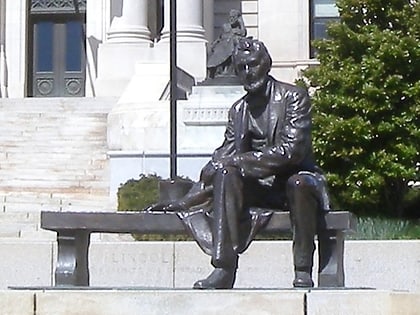 seated lincoln newark
