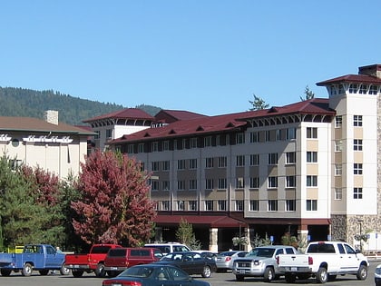 seven feathers casino resort canyonville