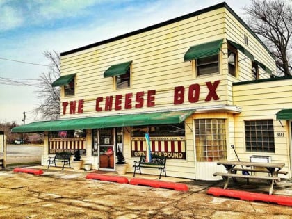 the cheese box of lake geneva