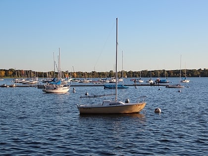 Lac Calhoun