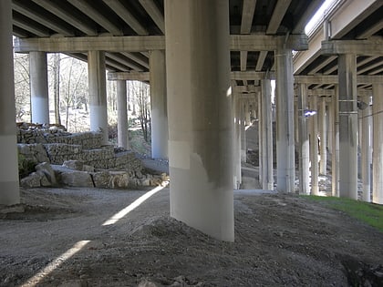 I-5 Colonnade
