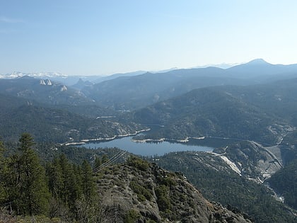 mammoth pool reservoir bosque nacional sierra