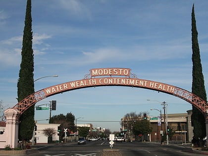 Modesto Arch