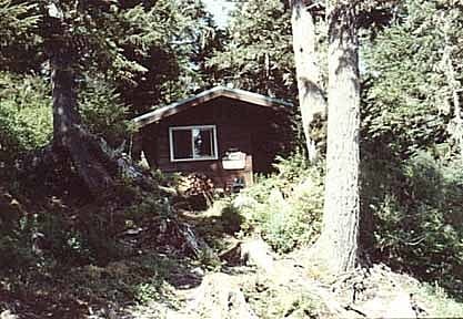 alexander lake shelter cabin isla del almirantazgo