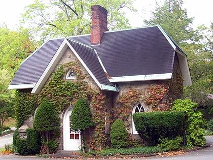 cold spring cemetery gatehouse