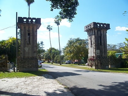 entrance to central miami coral gables