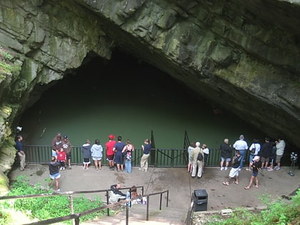 penns cave centre hall
