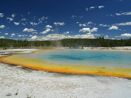 black sand basin yellowstone national park