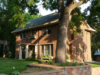 forrest d and marian calway house neillsville