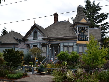 Frank L. and Ida H. Chambers House