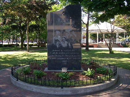 perry square erie