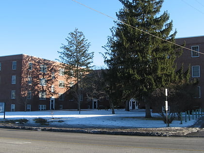 Linwood Colonial Apartments