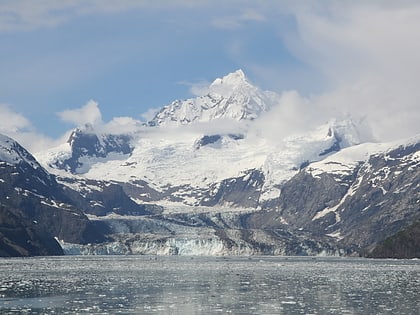glaciar de johns hopkins parque nacional y reserva de la bahia de los glaciares