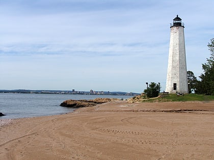 five mile point lighthouse new haven
