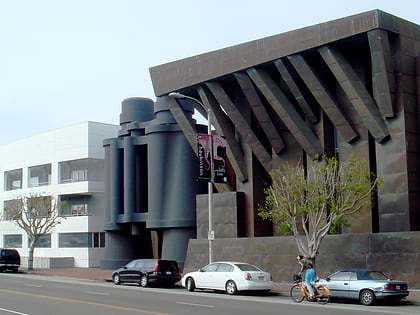 binoculars building santa monica