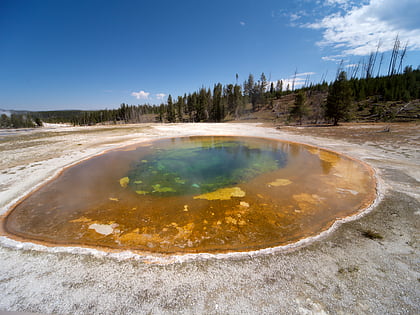 beauty pool yellowstone nationalpark