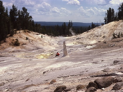 monument geyser basin yellowstone nationalpark