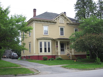 Maple Street–Clarks Avenue Historic District