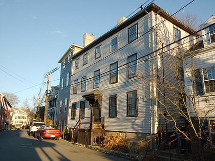 marblehead colonial raised house