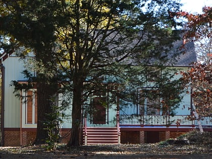 london cottage pittsboro