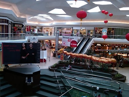 Lakeforest Mall