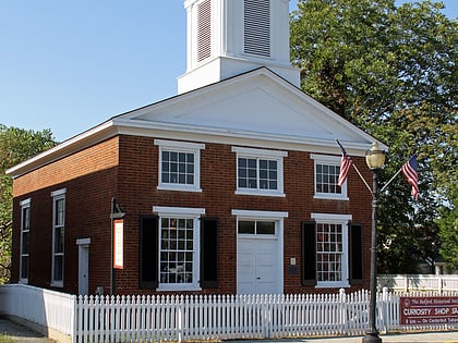 bedford historic meetinghouse