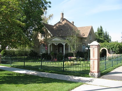 roe a and louise r deal house springville