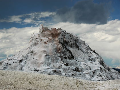 white dome geyser park narodowy yellowstone