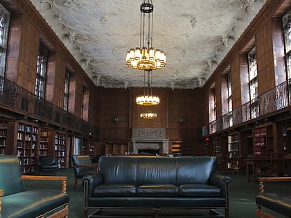 Sterling Memorial Library