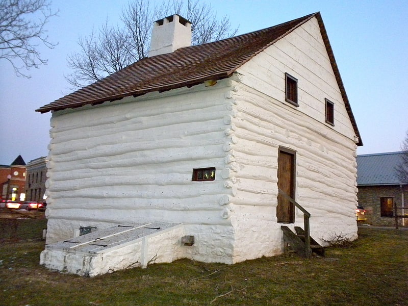 downingtown log house