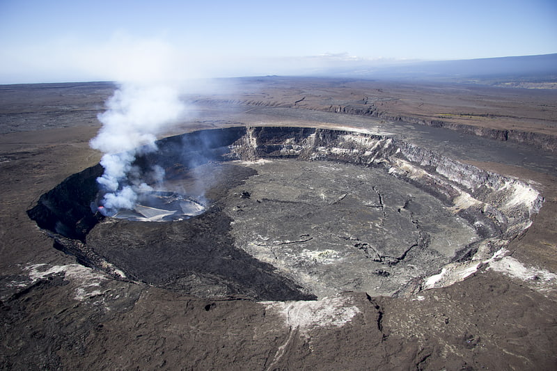 halemaumau crater volcano village