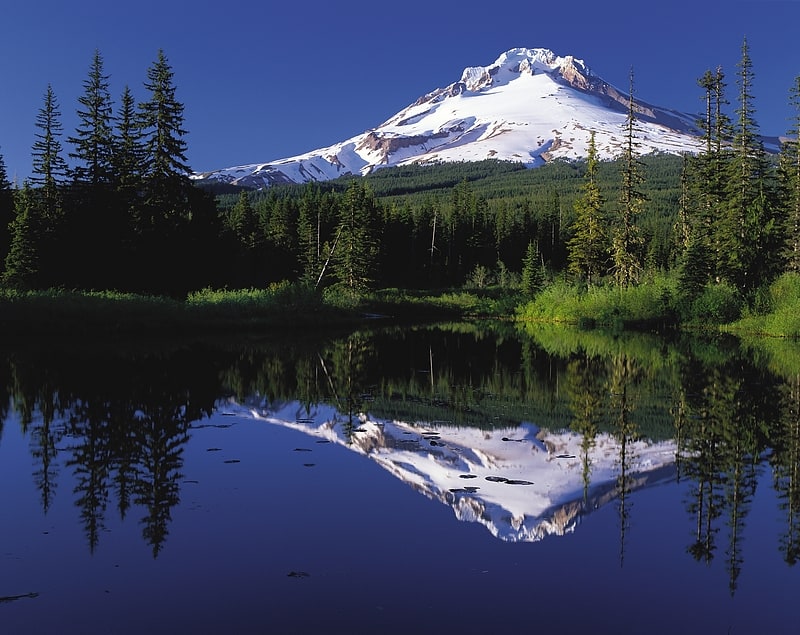 mirror lake mount hood national forest