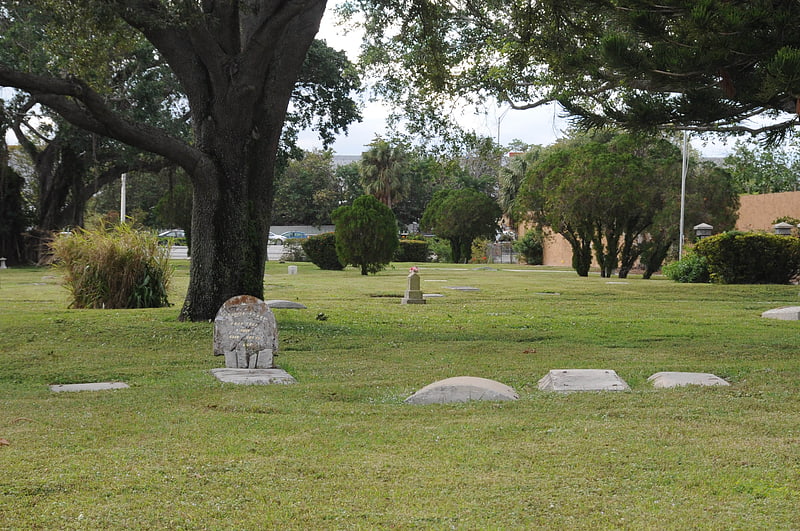 north woodlawn cemetery dania beach