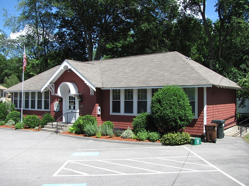 tuttle square school auburn