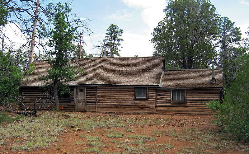 old headquarters walnut canyon national monument