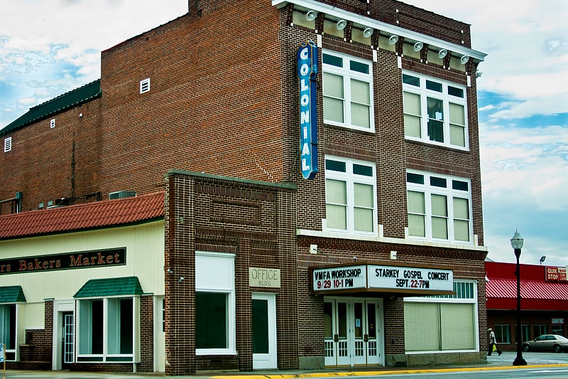 colonial theatre south hill