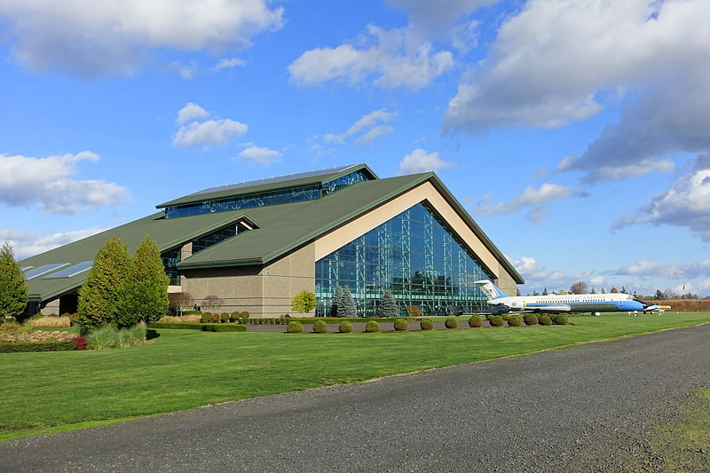 evergreen aviation space museum mcminnville