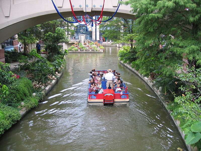 Shops at Rivercenter