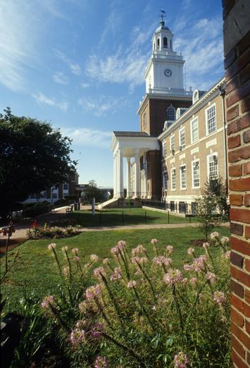 Universidad Johns Hopkins