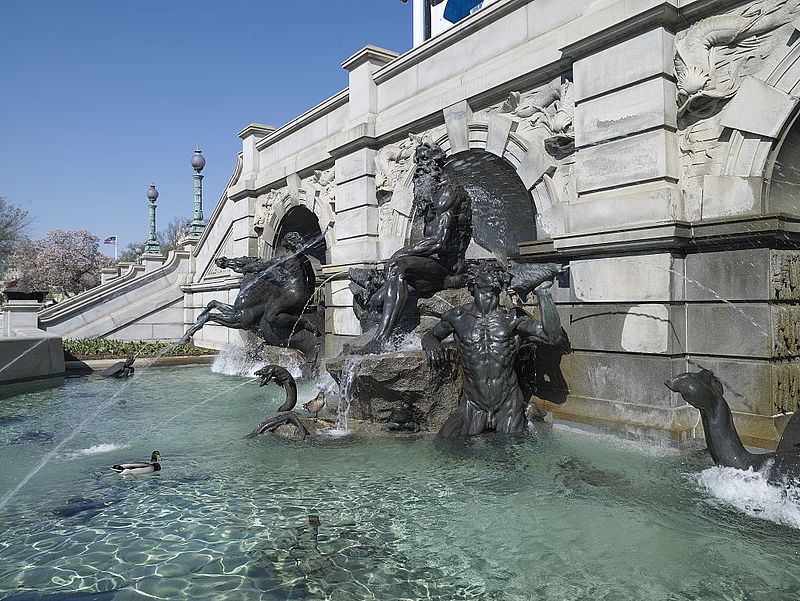 The Court of Neptune Fountain