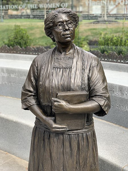 Virginia Women's Monument