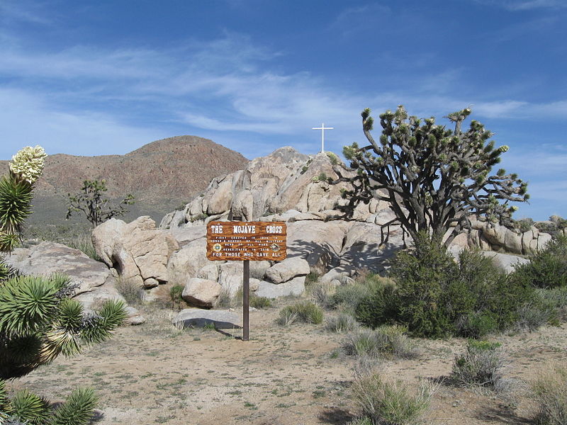 Cruz conmemorativa del Mojave
