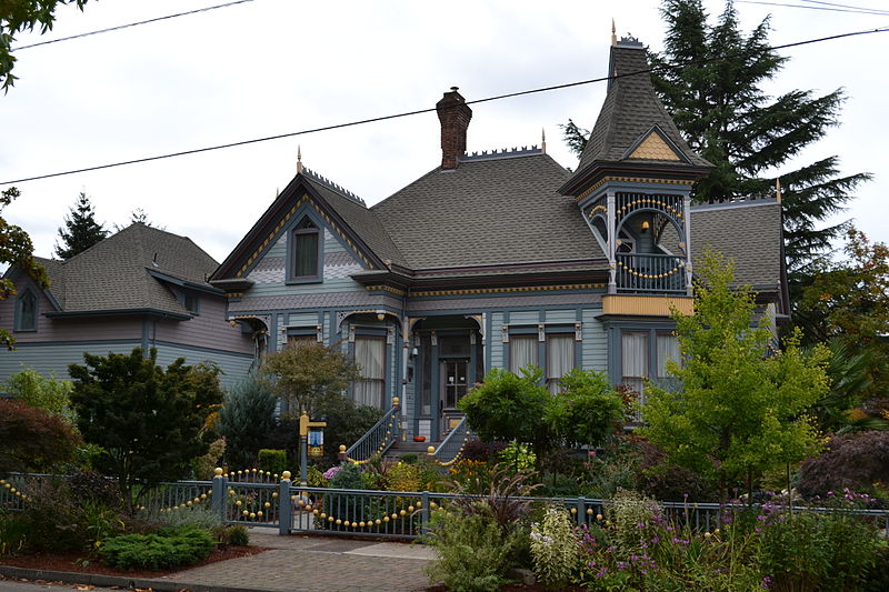 Frank L. and Ida H. Chambers House