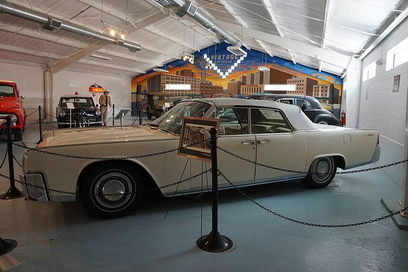 Vintage Grill & Car Museum