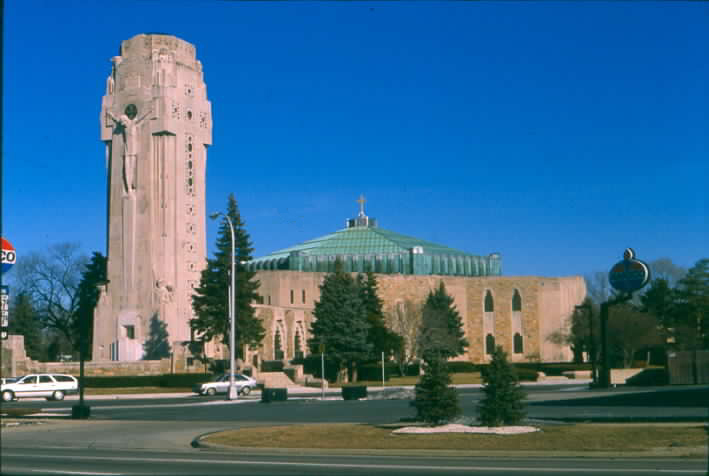 Basílica del Santuario Nacional de la Pequeña Flor