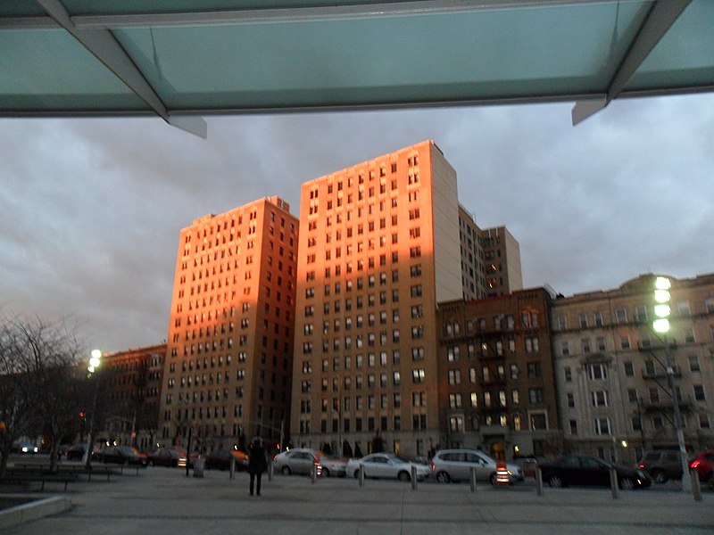 Avenida Eastern Parkway